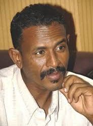 الفنان محمد النصري يتبرع لملعب جمارك كريمة