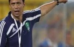 فارياس يتعهد بصناعة هلال شرس
