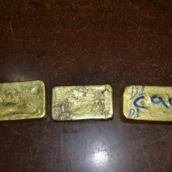 الشرطة تحبط محاولة تهريب (8 ) كيلو ذهب