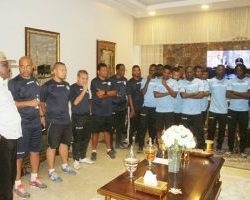 لاعبو الهلال يتقدموا بالتعازي للكاردينال في وفاة مدير أعماله بمنزله