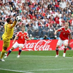 “المعيوف” أسوأ لاعب في مباراة الافتتاح