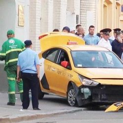 سيارة أجرة تصدم وتصيب 8 من جماهير المونديال في موسكو