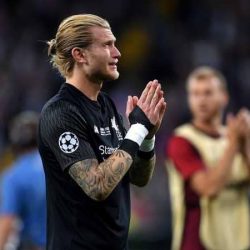 ليفربول يلجأ إلى “أغلى حارس بالتاريخ” بعد أخطاء كاريوس