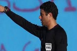 الاتحاد الافريقي يعلن طاقم تحكيم لقاء الهلال والمصري