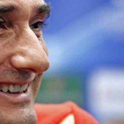 مدرب برشلونة: لن نفضل بطولة على أخرى
