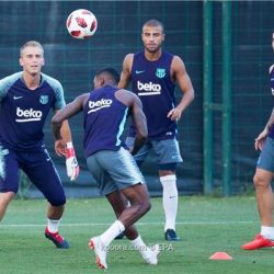 لاعب برشلونة يرفض التجديد