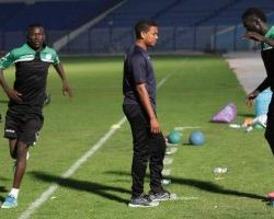 الهلال يؤدي مرانا ساخنا بملعبه