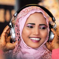 الفنانة فهيمة أحد أسباب (شُح السُّيولة) في السودان