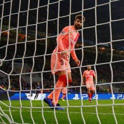برشلونة يعود بالتعادل من أرض انتر ويبلغ دور الـ16