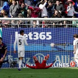 بثلاثية مذلة.. ريال مدريد يتلقى أول صفعة تحت قيادة سولاري