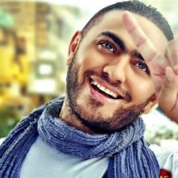 تامر حسني يفوز بجائزة “أفضل فنان في الشرق الأوسط”