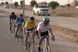 بطل الدراجات أبوبكر يفوز بكأس بطولة الزعيم غاندي