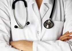 عقوبات مالية لطبيبة تجميل مزيفة ومساعديها ببحري
