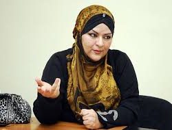 فنانة شهيرة تعرض الزواج على شيخ بارز