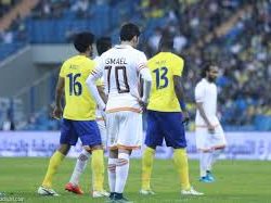 النصر يسحق أحد ويطارد الهلال السعودي