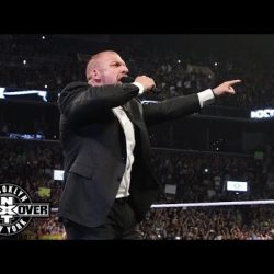 تريبل إتش يرسل لقب WWE كتحية