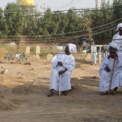 صورة الفنان “محمد ميرغني” في المقابر تشعل المواقع