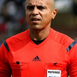 الحكم السيشلي برنارد يدير مباراة الهلال وزيسكو الزامبي