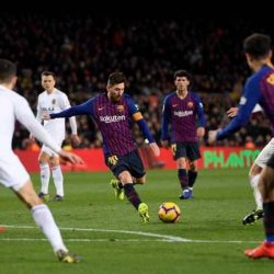 ميسي ينقذ برشلونة من “خفافيش فالنسيا”