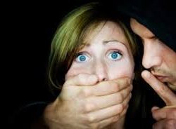 تبرئة متهم باختطاف فتاة وإخلاء سبيله