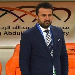 بعد ساعات.. “فضيحة الخمسة” تطيح مدرب الريان القطري