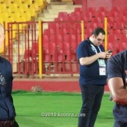 رئيس النجم يؤازر الليتوال من داخل ملعب المريخ