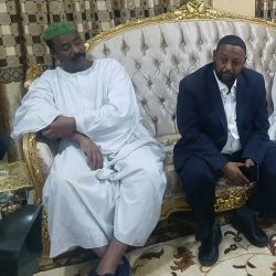 ثلاثي الانيق يتراجع عن استقالته