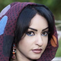 محكمة الاستئناف تلغي براءة (المذيعة رشا الرشيد) وتأمر بإعادة محاكمتها