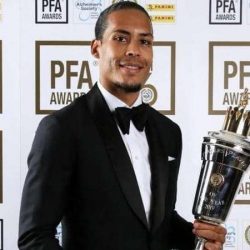 جماهير مانشستر يونايتد سخرت من فان دايك.. فمن يضحك الآن؟
