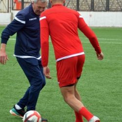 لومير يجهز اللاعبين نفسياً قبل مواجهة الهلال