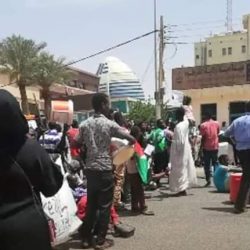 جاءوا من أمبدة.. مواطنون يُغلقون شارع الجمهورية احتجاجاً على انقطاع المياه