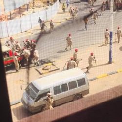 ( ٨ ) جرحى في إطلاق رصاص بمحيط القيادة و(الدعم السريع) يمنع المواطنين من التصوير