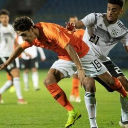 رسميا.. برشلونة يضم “المراهق الهولندي”
