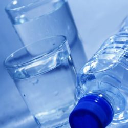 كثرة شرب الماء تهدد الجسم بأمراض خطيرة