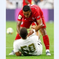 في ظهوره الملكي الأول.. ما سر الرقم 50 الذي ارتداه هازارد؟