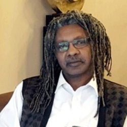 جنود من الدعم السريع يحملون قيادي بالحرية والتغيير على اكتافهم ويهتفون مدنية