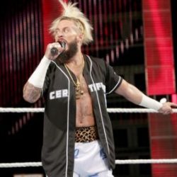 نجم WWE السابق يعود إلى الحلبات