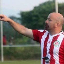 المدرب الجزائري يصل ويتسلم مقدم عقده من صفقة العقرب ويصطدم بأغرب موقف