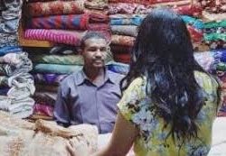 شاب يبتز فتاة بمبالغ مالية طائلة نظير عدم نشره لصورها على الانترنت