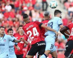 أتلتيكو مدريد يتصدر الدوري الإسباني مؤقتا بثنائية في مايوركا