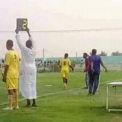 حكم رابع يظهر بـ “جلابية” في مباراة بالدرجة الأولي في “بربر”
