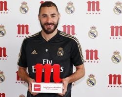 كريم بنزيما يحتفظ بجائزة “لاعب الشهر” فى ريال مدريد
