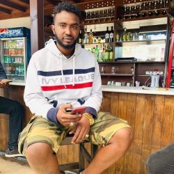 مدير الكرة بالمريخ يوضح حقيقه صورة البرمودا
