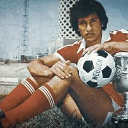 أسطورة كرة القدم المصرية “الخطيب” : فوزي المرضي تسبب في كسر ساقي