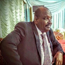 في حادثة طريفة: سرقة فنان سوداني شهير أثناء أدائه لأغنية في حفل زفاف