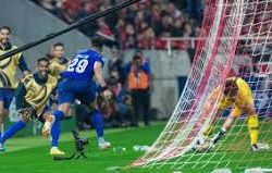 الهلال السعودي يتوّج بدوري أبطال آسيا بعد فوزه على أوراوا