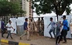 نجل وحرس والي الجزيرة يوسعون مواطناً ضرباً ويسببون له الأذى
