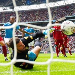 الدوري الإنجليزي ينصح حكامه “بالفار” قبل منح البطاقة الحمراء