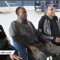 حمادة ومساعده يتابعان مران الهلال