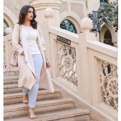 الحسناء “لوشي” تحاكي الأميرات ومعجبيها يطلقون عليها لقب جديد
